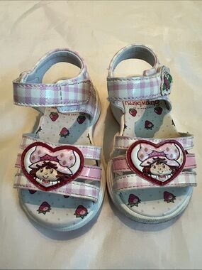“🩷Bundle 4/$19” Toddler girl size 4 Strawberry-Themed Pink Girls' Sandals shoes